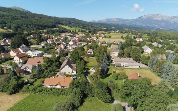 Terrain à vendre    Chabottes