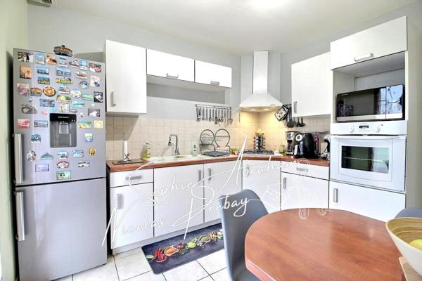 Maison de plain-pied, 4 chambres, garage et jardin