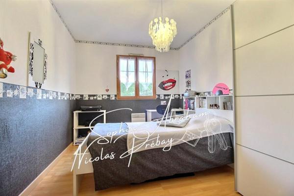 Maison de plain-pied, 4 chambres, garage et jardin