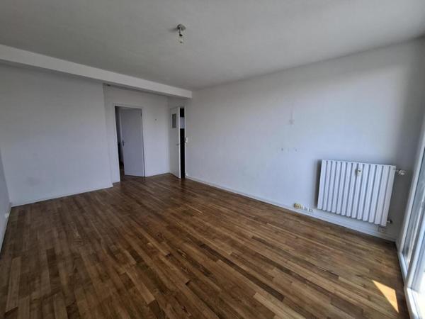 Appartement T4 à louer - 66 m² (réf : 506895)