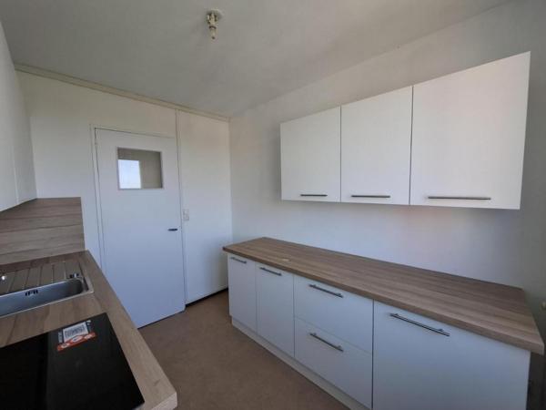 Appartement T4 à louer - 66 m² (réf : 506895)