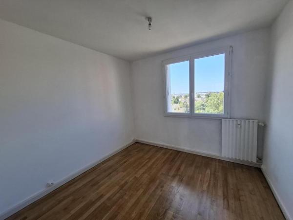 Appartement T4 à louer - 66 m² (réf : 506895)