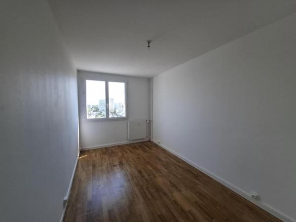 Appartement T4 à louer - 66 m² (réf : 506895)