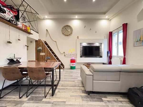 F2 + mezzanine €189 000 ** - Référence 1986