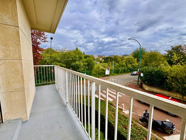 Appartement Fontenay Sous Bois grand 3 pièces de 93.62 m2