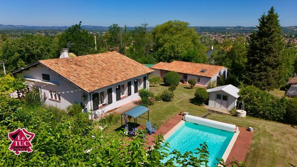 Maison de plain pied avec gîte et piscine chauffée. Pujols (47300)
