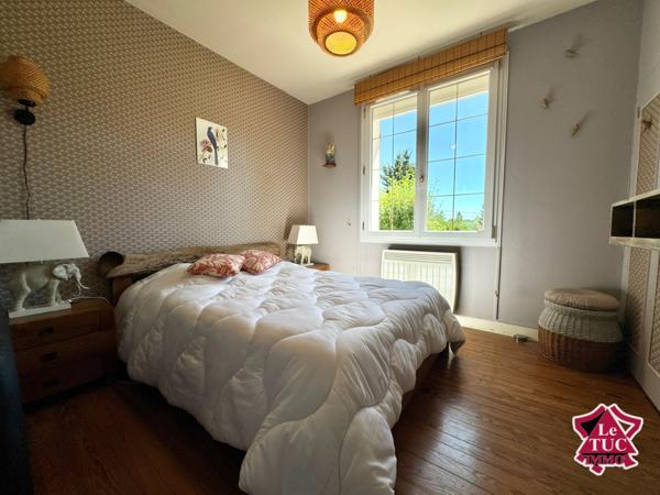 Maison de plain pied avec gîte et piscine chauffée. Pujols (47300)