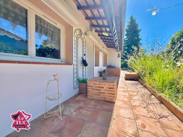 Maison de plain pied avec gîte et piscine chauffée. Pujols (47300)