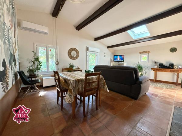 Maison de plain pied avec gîte et piscine chauffée. Pujols (47300)