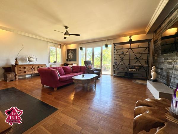 Maison de plain pied avec gîte et piscine chauffée. Pujols (47300)