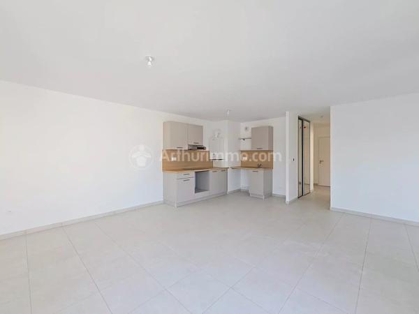 Location                                                      Appartement
                        
                     3 pièces                      67 m2                     à Clermont-Ferrand