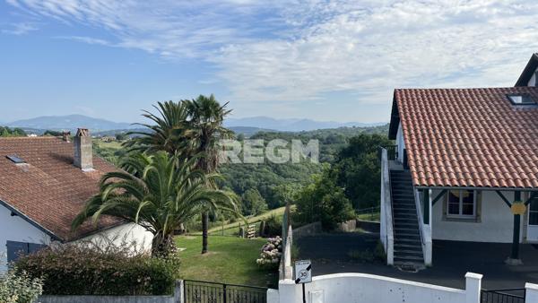 Mouguerre (64990) De nouveau à la vente, Maison Basque historique de 1730, à rénover, située au bourg de Mouguerre