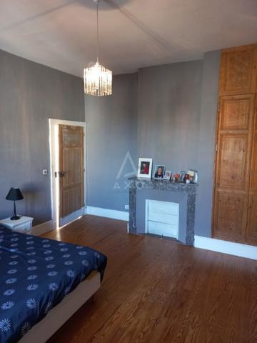 Très belle maison bourgeoise au coeur d'un village paisible