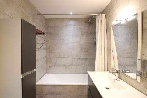 Appartement
         3 pièces
        - 64 m² Exclusivité 259 000 € *