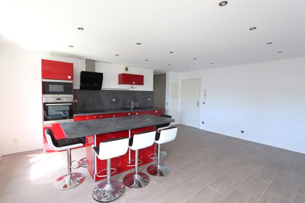 Appartement
         3 pièces
        - 64 m² Exclusivité 259 000 € *