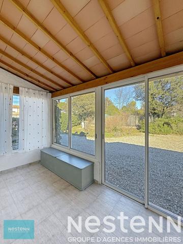 Maison Saint Maximin La Sainte Baume de 160 m² sur un terrain arboré de 1748 m² avec une piscine et un garage.