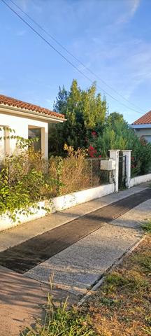 CAUDERAN PROCHE CAPEYRON - MAISON A REPENSER SUR TERRAIN DE