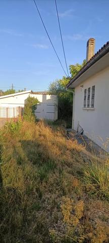 CAUDERAN PROCHE CAPEYRON - MAISON A REPENSER SUR TERRAIN DE