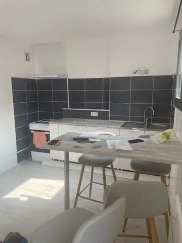 Location                                                      Studio
                        
                     1 pièces                      25 m2                     à Digne-les-Bains