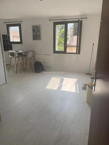 Location                                                      Studio
                        
                     1 pièces                      25 m2                     à Digne-les-Bains