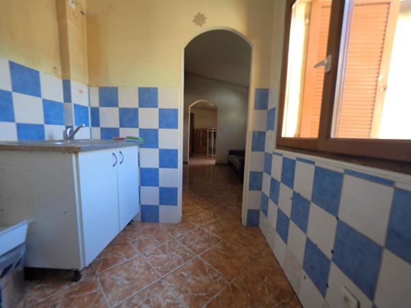 A VENRE - LOCAL D'ACTIVITE - ROMAINVILLE