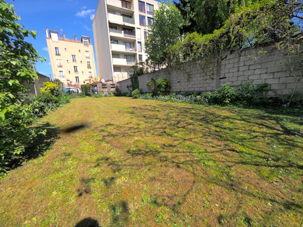 A VENRE - LOCAL D'ACTIVITE - ROMAINVILLE