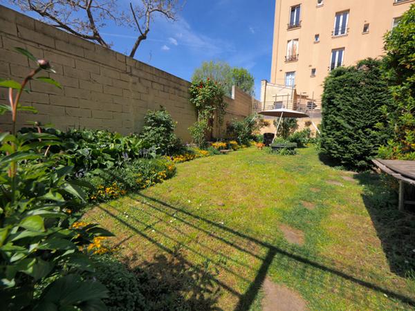 A VENRE - LOCAL D'ACTIVITE - ROMAINVILLE