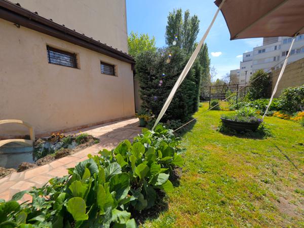 A VENRE - LOCAL D'ACTIVITE - ROMAINVILLE