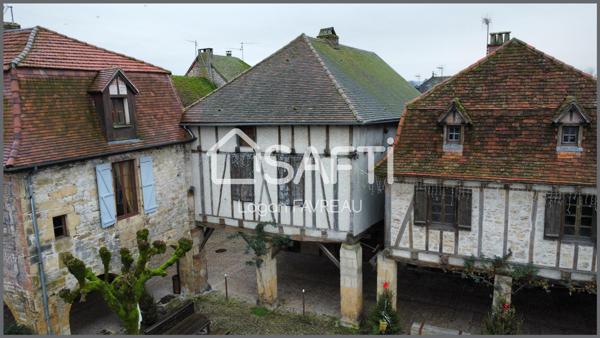 Maison typique au cœur de la bastide de Bretenoux