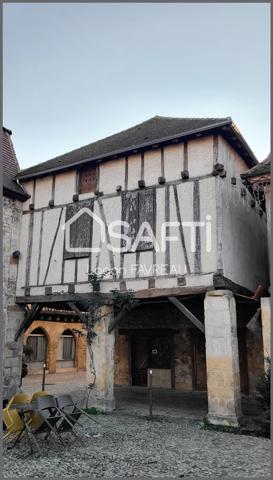 Maison typique au cœur de la bastide de Bretenoux