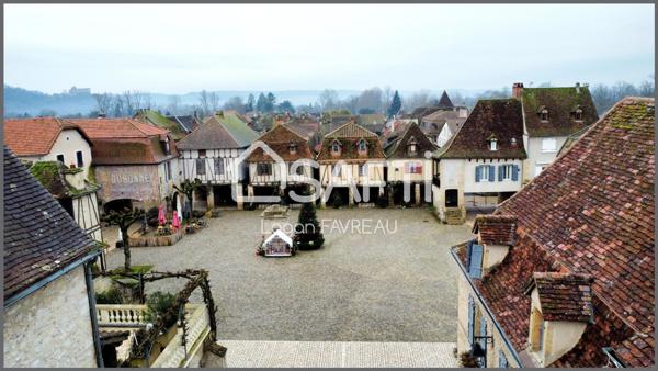 Maison typique au cœur de la bastide de Bretenoux