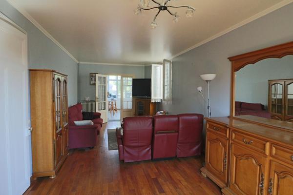 Pavillon avec 3 chambres et jardin