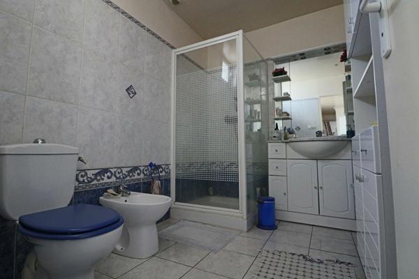 Pavillon avec 3 chambres et jardin