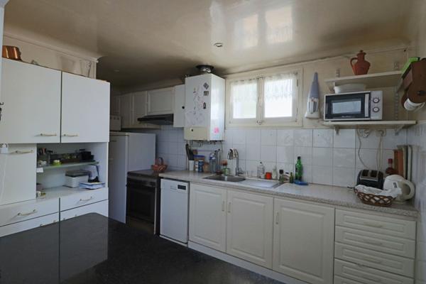 Pavillon avec 3 chambres et jardin