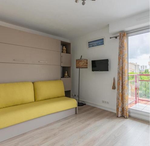 Charmant studio rénové de 21 m² avec terrasse