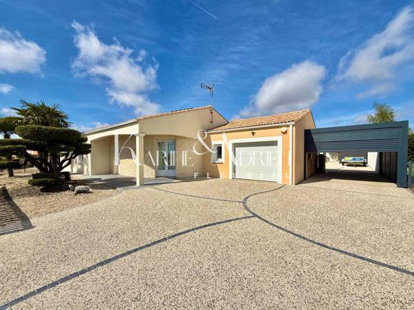 Villa méditerranéenne avec véranda, garage, carport, jardin clos et piscine