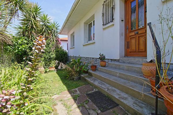 Maison Biarritz 6 pièce(s) 110 m2 habitables 215m² utiles