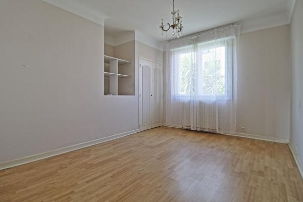 Maison Biarritz 6 pièce(s) 110 m2 habitables 215m² utiles
