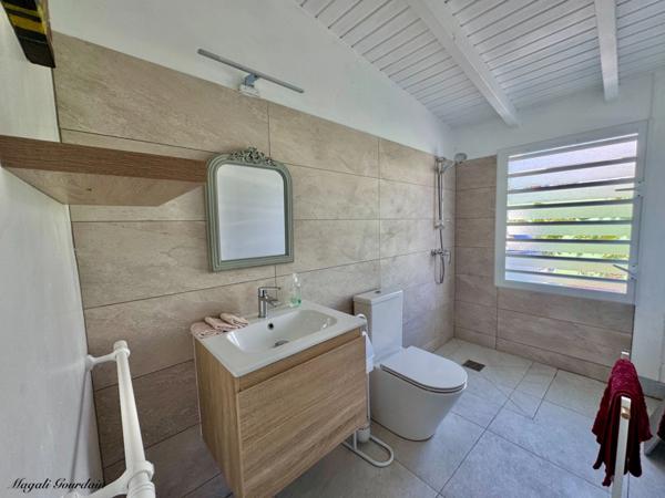 A VENDRE SAINT-FRANÇOIS | MAISON COLONIALE DE CARACTÈRE – PISCINE – JARDIN PATRIMONIAL