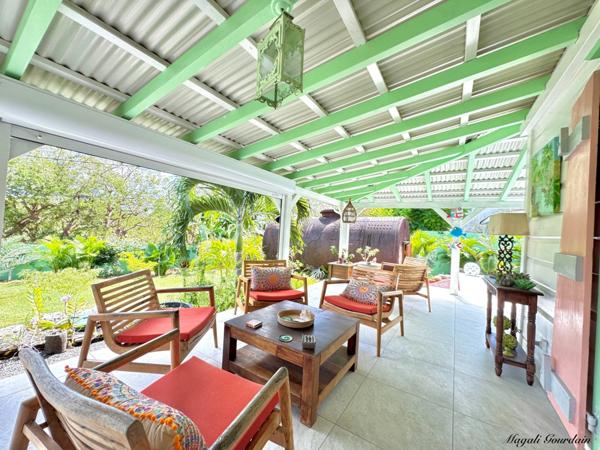 A VENDRE SAINT-FRANÇOIS | MAISON COLONIALE DE CARACTÈRE – PISCINE – JARDIN PATRIMONIAL