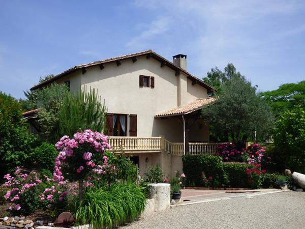 A vendre à Sainte-Livrade (LOT-ET-GARONNE 47) belle villa avec piscine