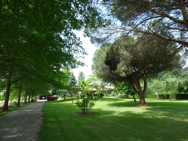 A vendre à Sainte-Livrade (LOT-ET-GARONNE 47) belle villa avec piscine
