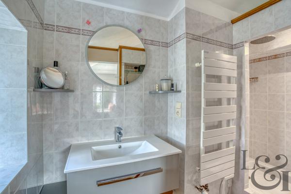 Maison en pierre rénovée à vendre proche commerces de Villeneuve-sur-Lot