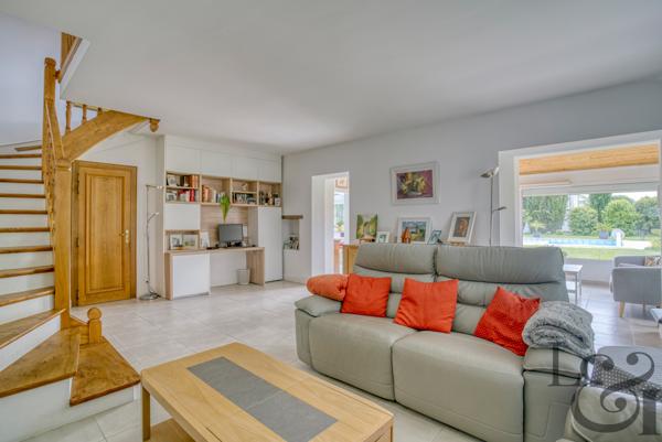 Maison en pierre rénovée à vendre proche commerces de Villeneuve-sur-Lot