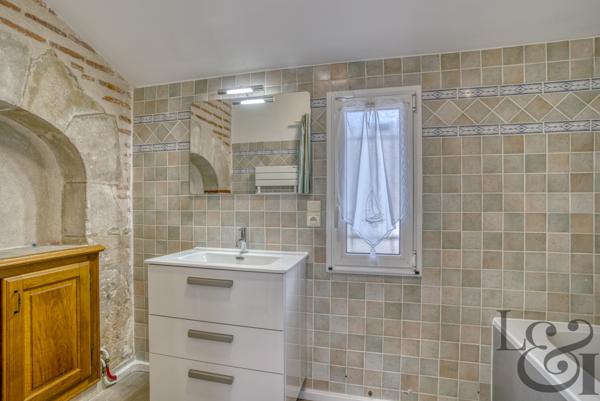 Maison en pierre rénovée à vendre proche commerces de Villeneuve-sur-Lot