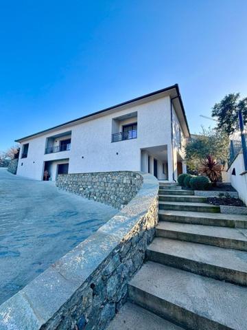 Superbe Maison de 160 m2 avec T2 indépendant à Corte