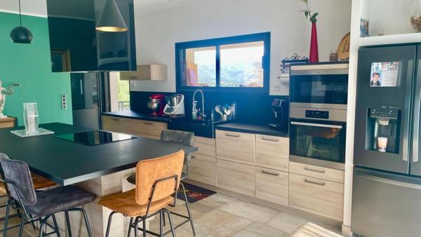 Superbe Maison de 160 m2 avec T2 indépendant à Corte