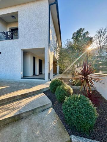 Superbe Maison de 160 m2 avec T2 indépendant à Corte