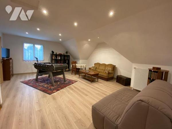 SAINT-CIRGUES-DE-MALBERT, sur 1660 m² de terrain, maison construite en 2005 comprenant :
- Rez...