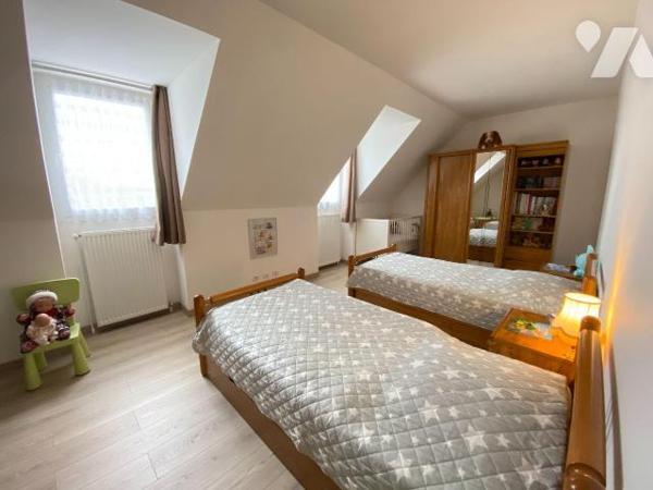 SAINT-CIRGUES-DE-MALBERT, sur 1660 m² de terrain, maison construite en 2005 comprenant :
- Rez...